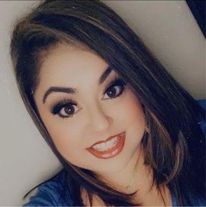 Meet your Posher, Cristina